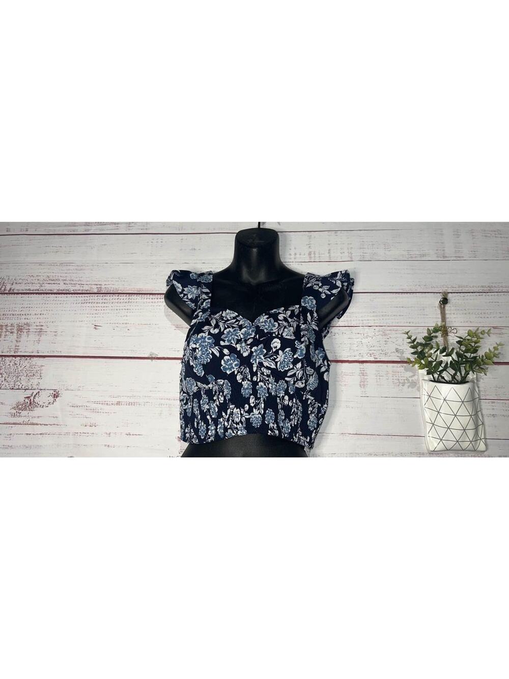 NEW B•O•G Collection Blue Floral Crop Top Medium